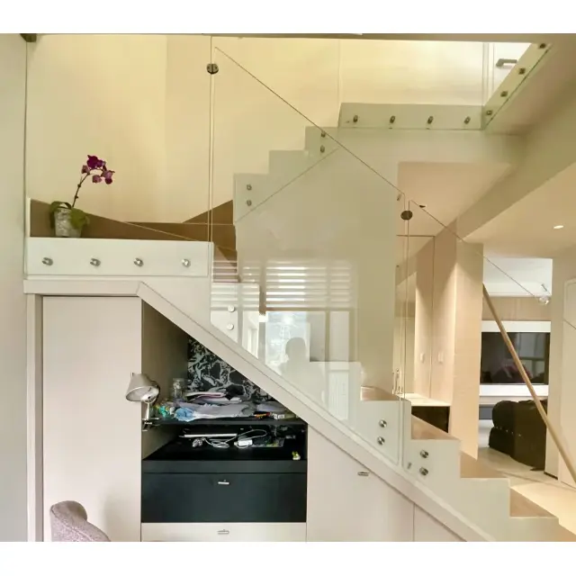 Vrtané sklo pro zábradlí